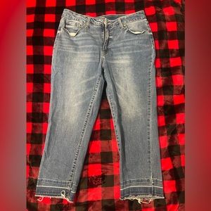 Time and Tru High Rise Crops